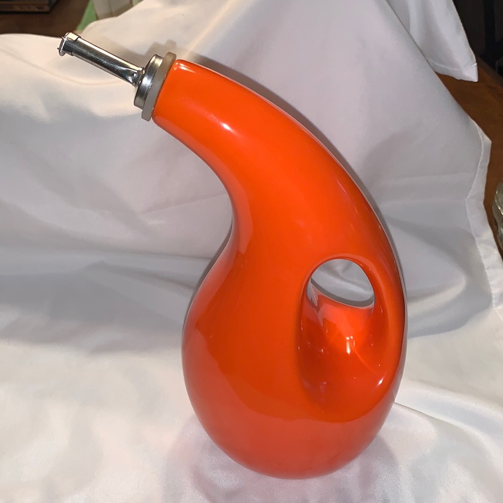 EVOO container pourer from RACHAEL RAY!  Orange!